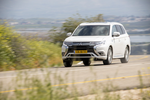 מיצובישי אאוטלנדר PHEV 